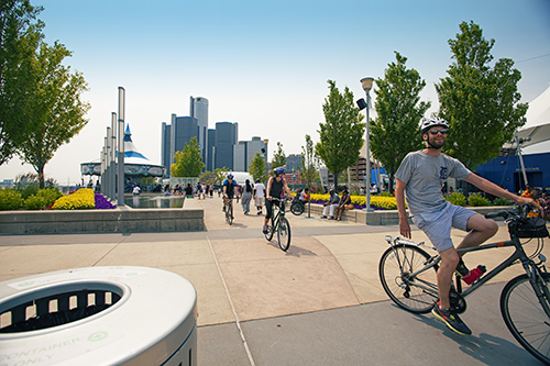 bike-rivard-plaza-bill-bowen-8516-visit-detroit